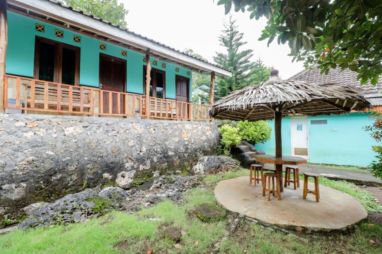 Rock Garden Homestay & Resto Tepus Exterior photo