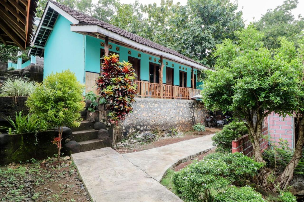 Rock Garden Homestay & Resto Tepus Exterior photo