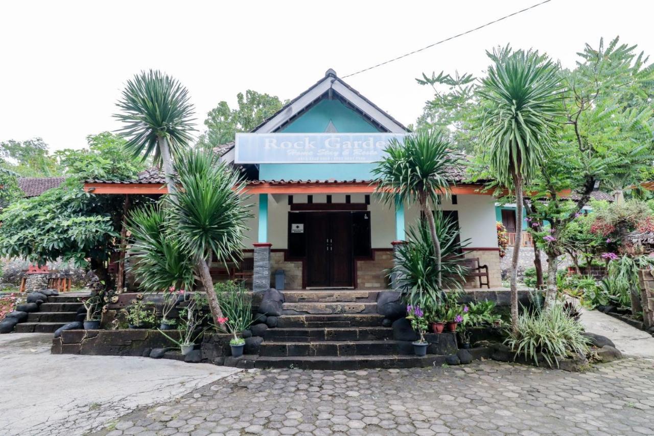 Rock Garden Homestay & Resto Tepus Exterior photo