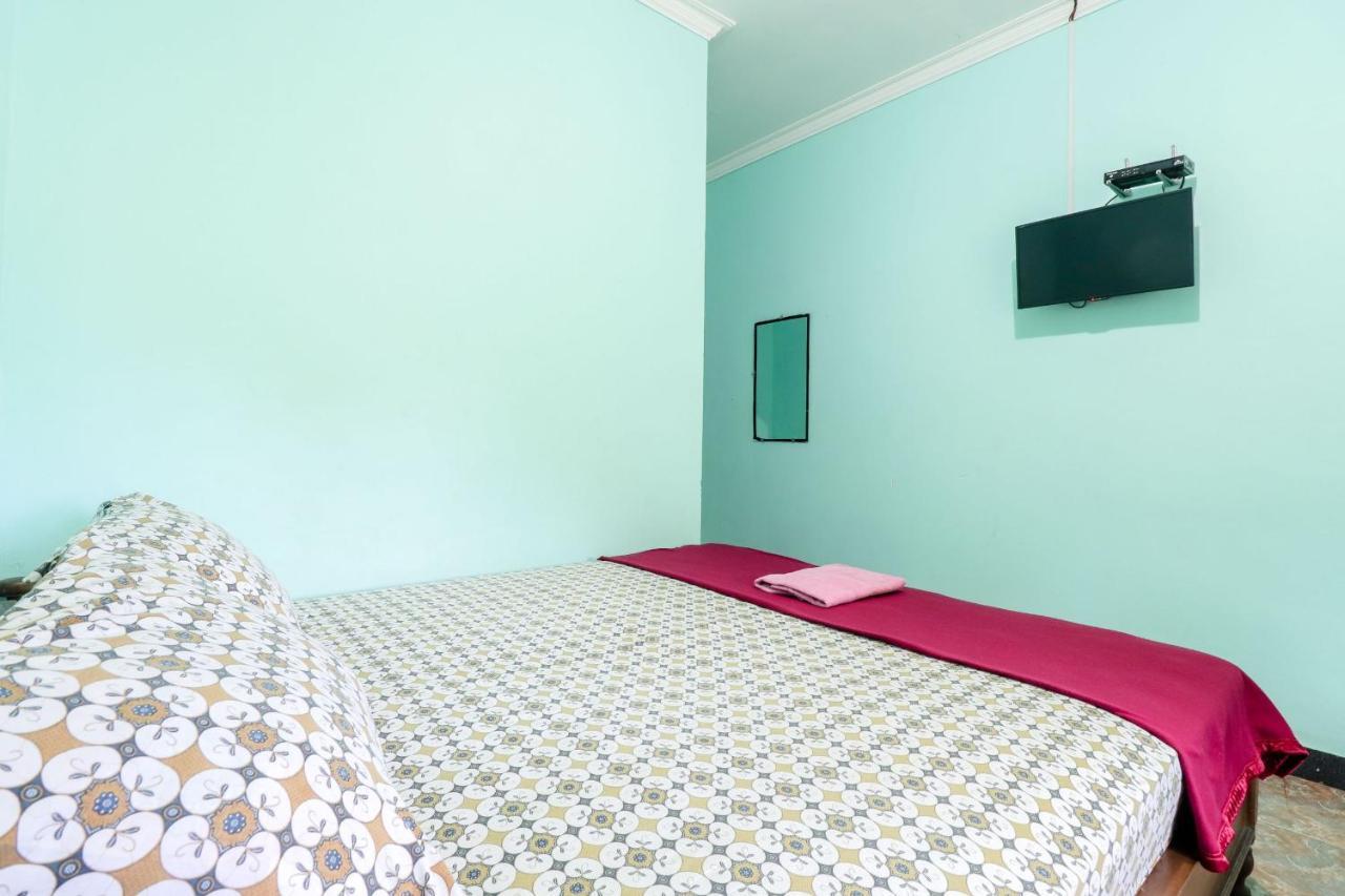 Rock Garden Homestay & Resto Tepus Exterior photo